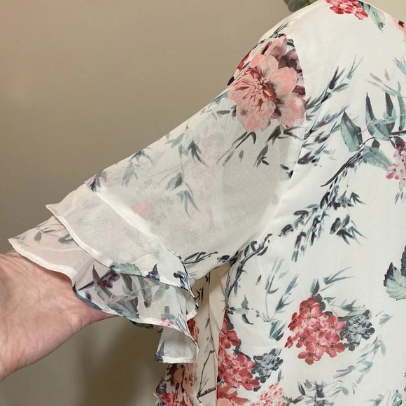 Adrienne Vittadini Floral Short Sleeve Blouse M - Picture 9 of 15